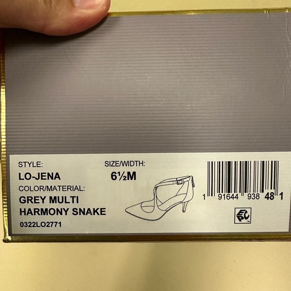 Gray snakeskin heel